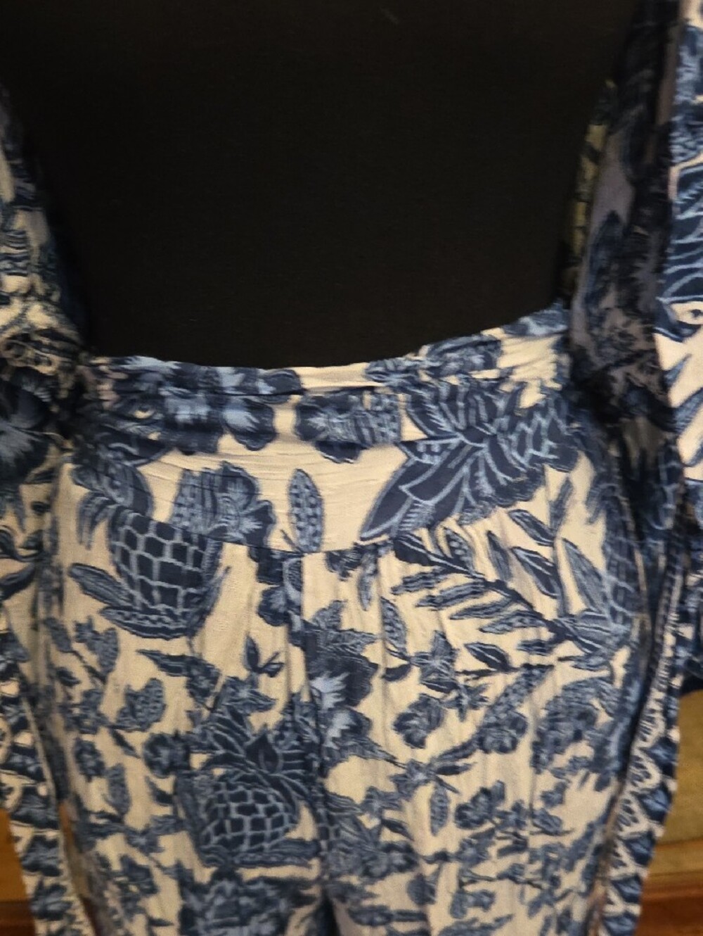 Rachel Zoe Navy and White Floral Button-Front Top And Pants - Picture 4 of 7